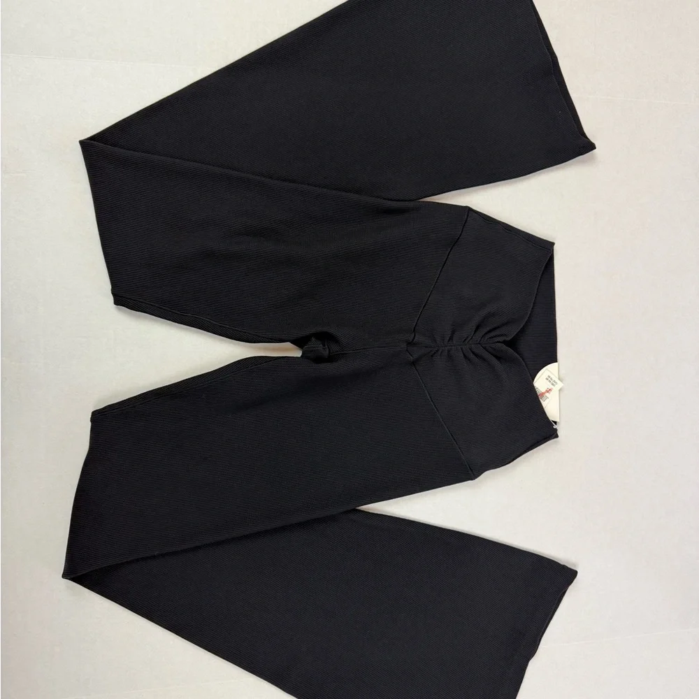 NWT Aerie OFFLINE High Rise Flare Leggings Black Ribbed Yoga Pants S - Picture 6 of 11